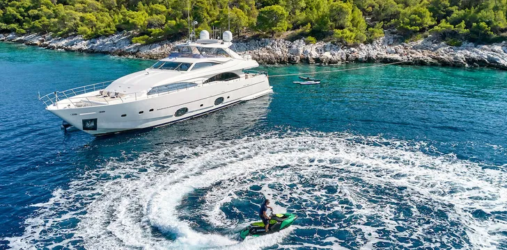 Exploring the South of France: Boat Hire and the Convenience of GoCharter.com